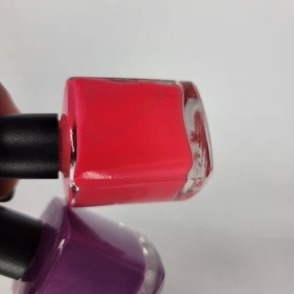 LOT of 2 NEW Serum No 5 Nail Polish "Ultra Violet" & "I Gleam in Pink" GLOW NEON - Picture 6 of 10